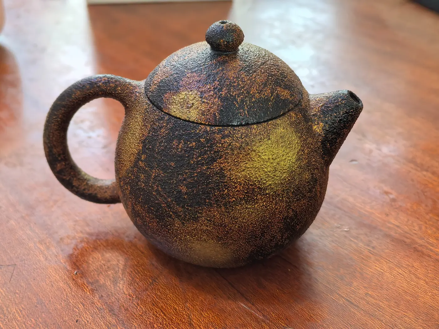 Textured Chengdu lacquer teapot